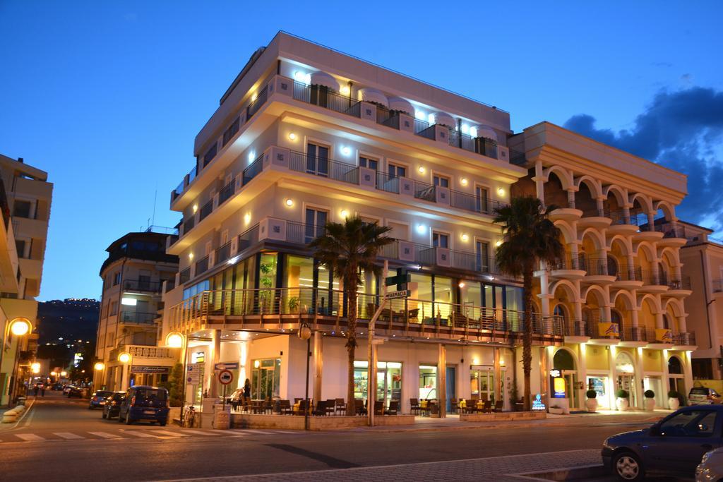 Hotel La Sirenetta Tortoreto Esterno foto